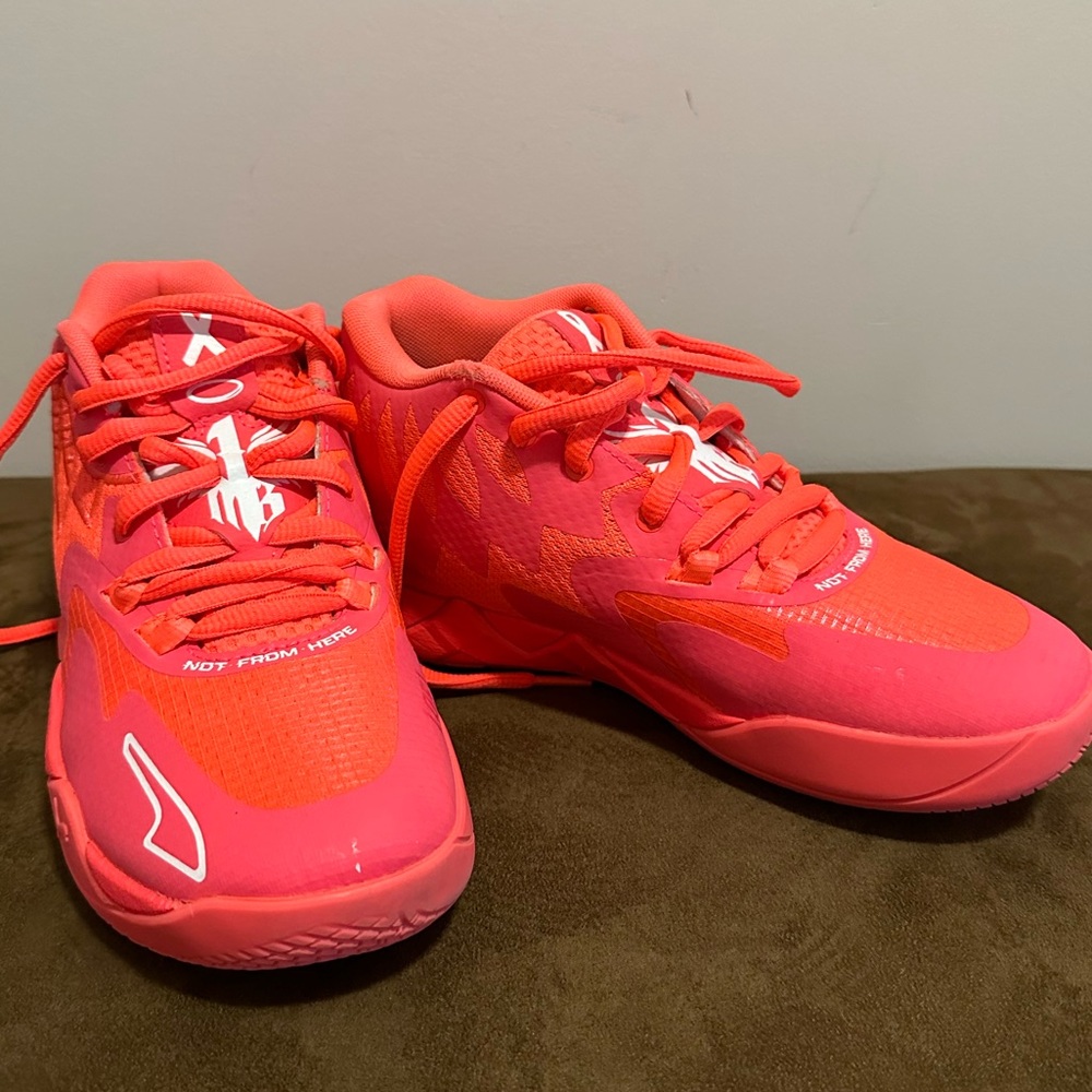 PUMA LaMelo Ball MB.01 Breast Cancer Awareness Basketball Shoes - Size 4.5Y